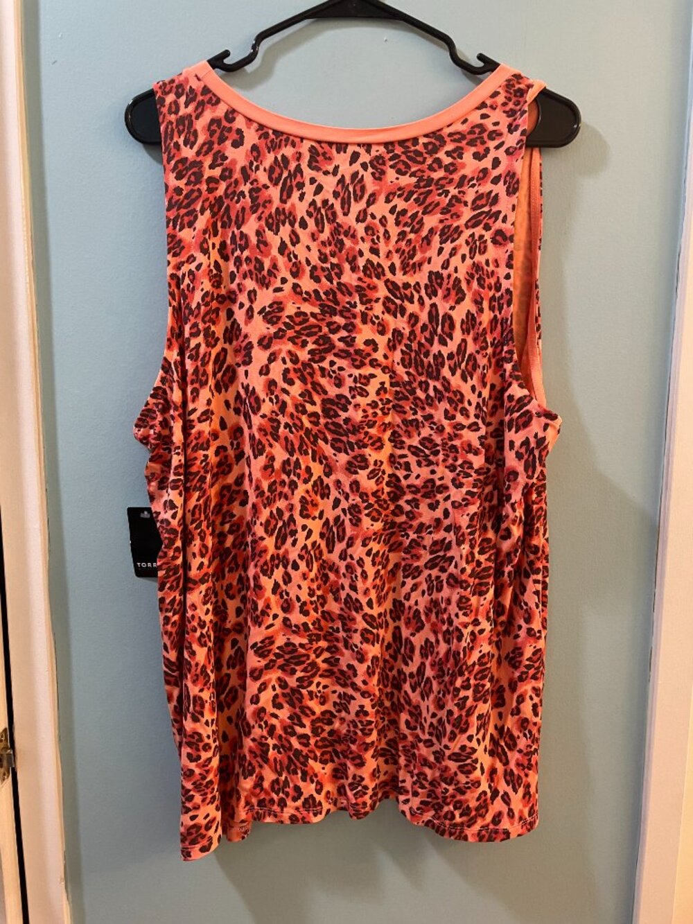 Women's Coral Leopard Print Sleeveless Top - Picture 2 of 2